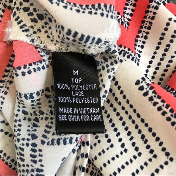 IZ Byer Tunic Top Chevron Print Women’s Sz Med Pink White 3/4 Roll Tab Sleeve - Picture 8 of 8